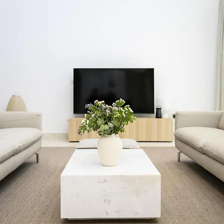 Maldonado - Luxury With Pool In Town Centre - Lual